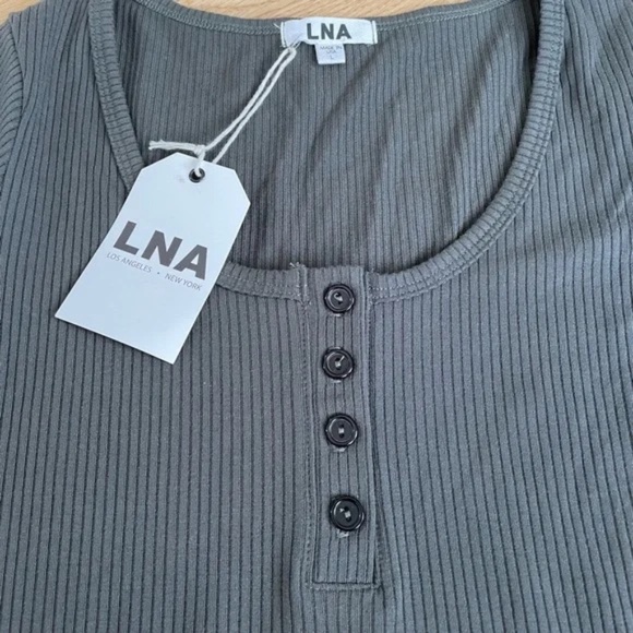 NWT LNA Chriselle Rib-Henley Size L - Picture 2 of 6